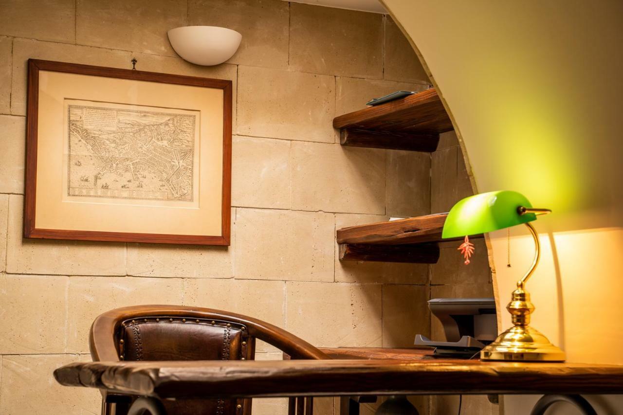 Suite Piazza del Gesù Napoli Esterno foto